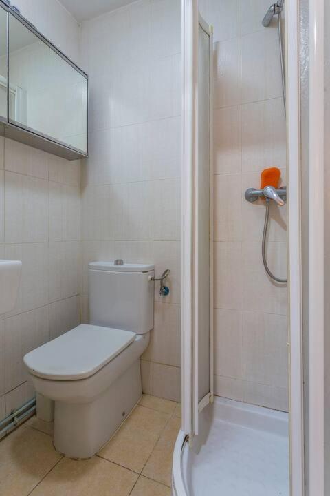 Habitaciones Luminosas Y Acogedoras มาดริด ภายนอก รูปภาพ
